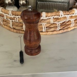 New Wooden shaker